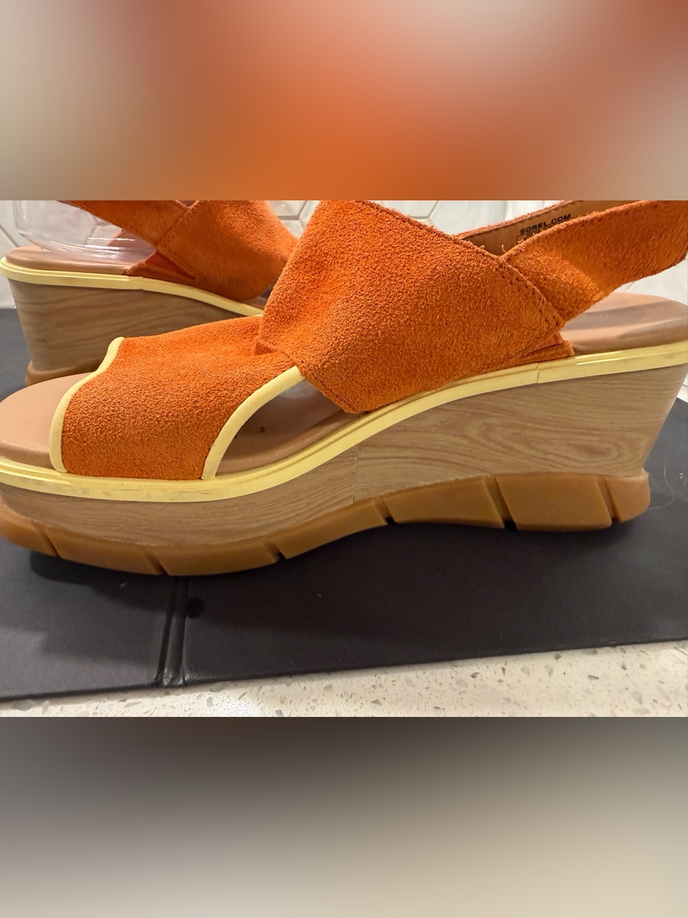 Sorel Woman’s Joanie III Slingback Sandals Orange Suede Sz 8.5 Wedge Yellow Trim - Picture 15 of 16
